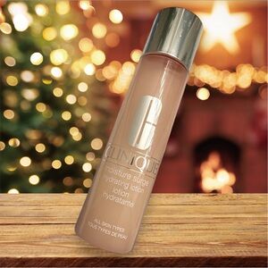 Clinique Moisture Surge Hydrating Lotion 💐 
Brand NEW! NEVER USED!